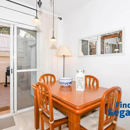 Hotel Casa El Vendrell, 3 Dormitorios, 6 Personas - Es-320-9